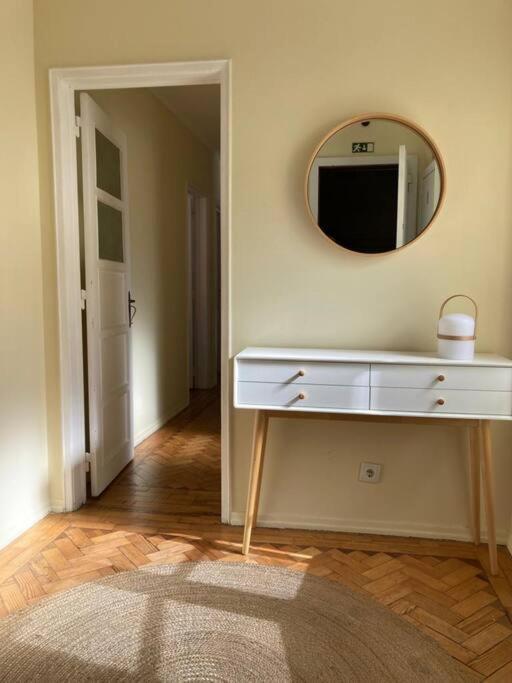 Apartamento Bem Localizado Para Familias & Amigos Lisboa Exterior foto
