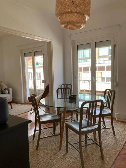 Apartamento Bem Localizado Para Familias & Amigos Lisboa Exterior foto