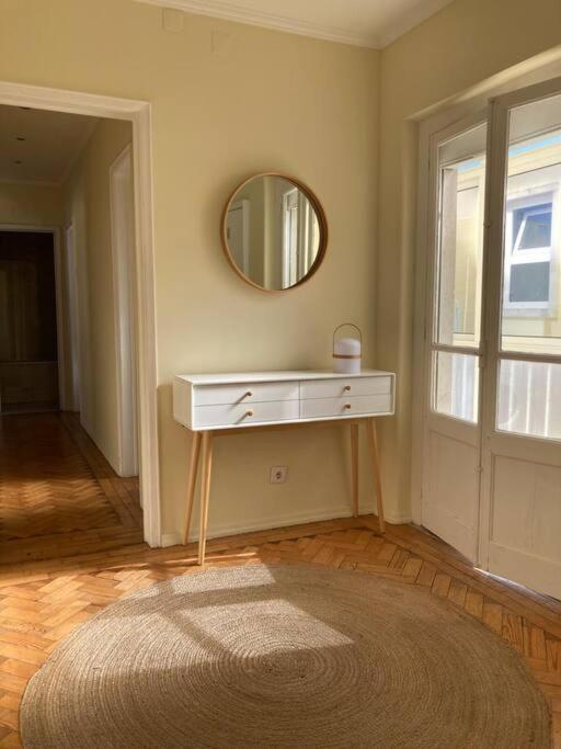Apartamento Bem Localizado Para Familias & Amigos Lisboa Exterior foto