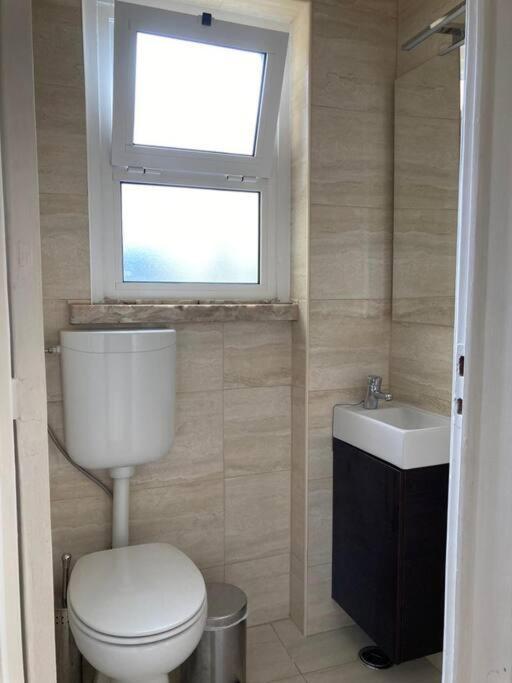 Apartamento Bem Localizado Para Familias & Amigos Lisboa Exterior foto