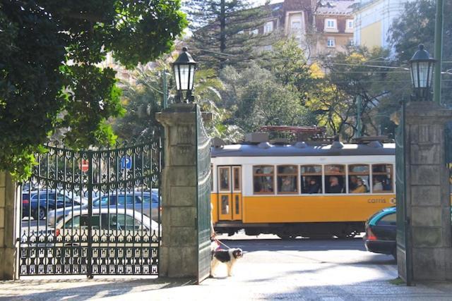 Apartamento Bem Localizado Para Familias & Amigos Lisboa Exterior foto